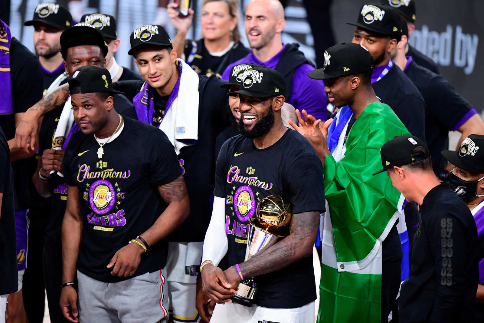 LeBron James acaba de ganar un campeonato en su 17ª temporada en la NBA. Así que, ya que lleva tanto tiempo haciéndolo, ¿cuándo piensa retirarse?
