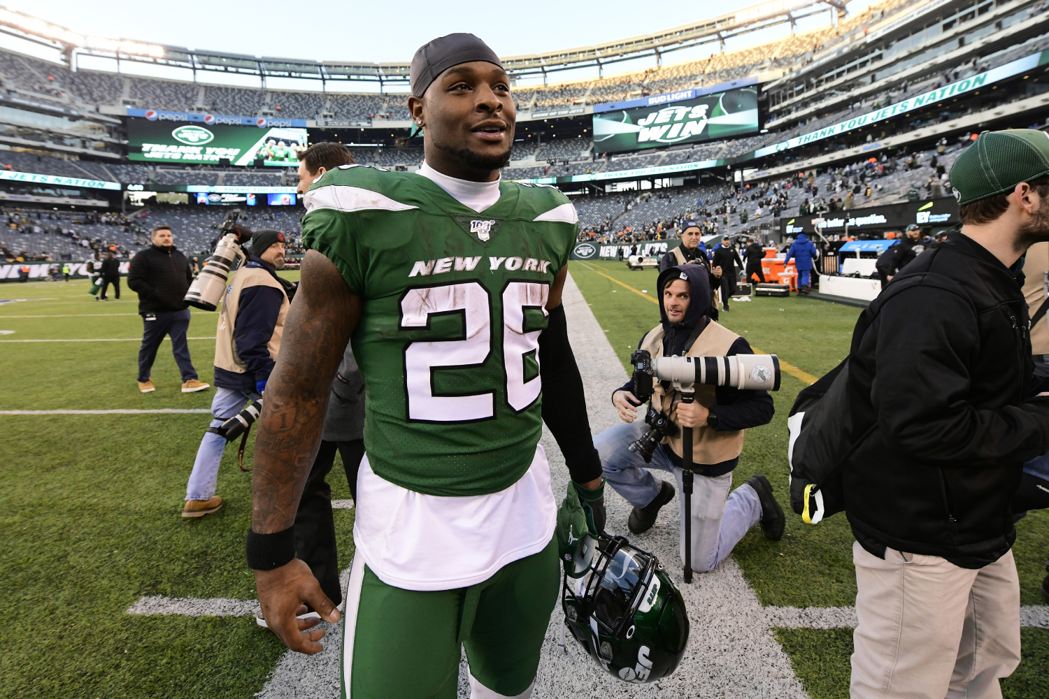 The New York Jets are reportedly looking at trading Le'Veon Bell. He, however, told them that he wanted traded before the rumors surfaced.