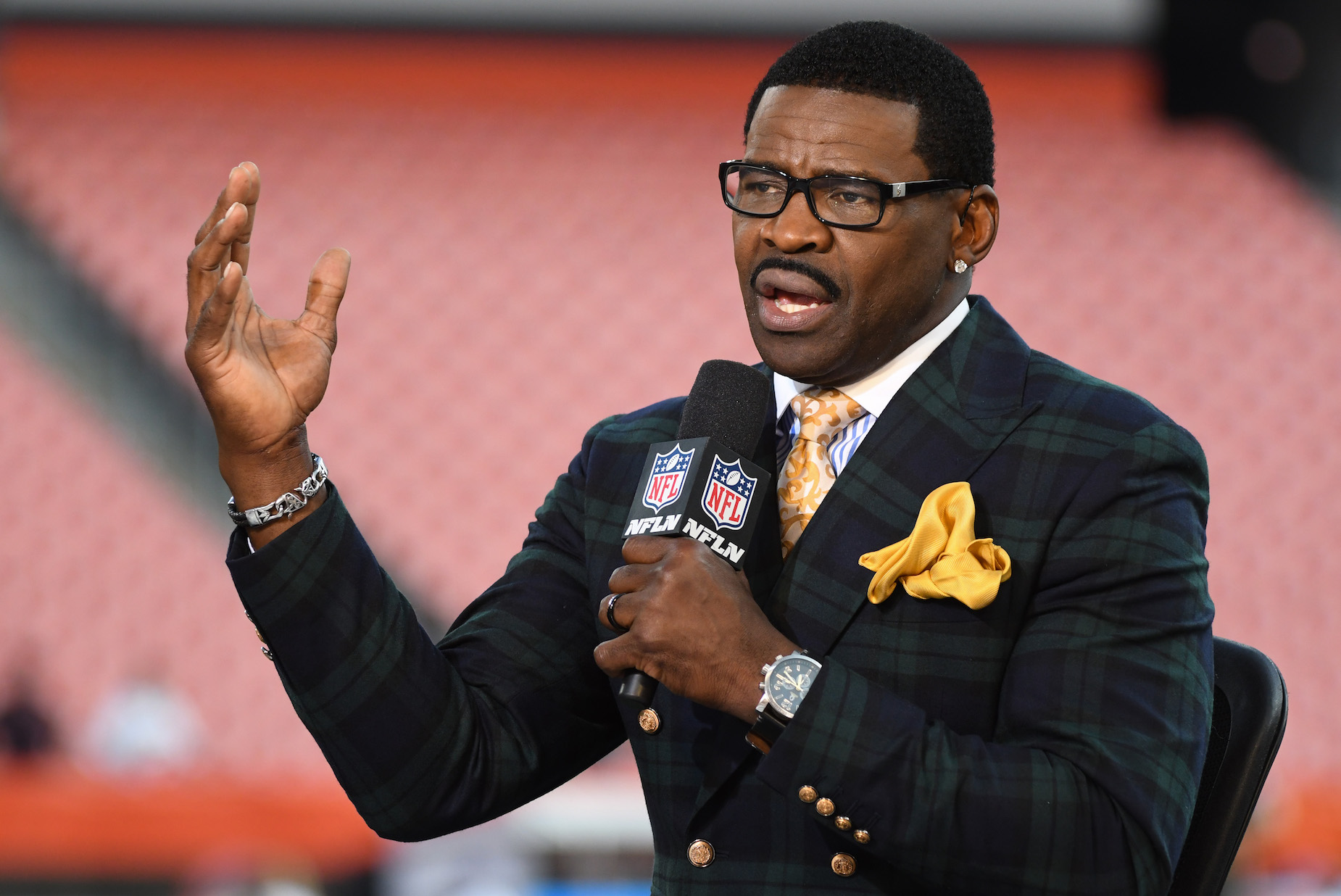 Michael Irvin recently blasted the Dallas Cowboys as the worst team in the NFL.