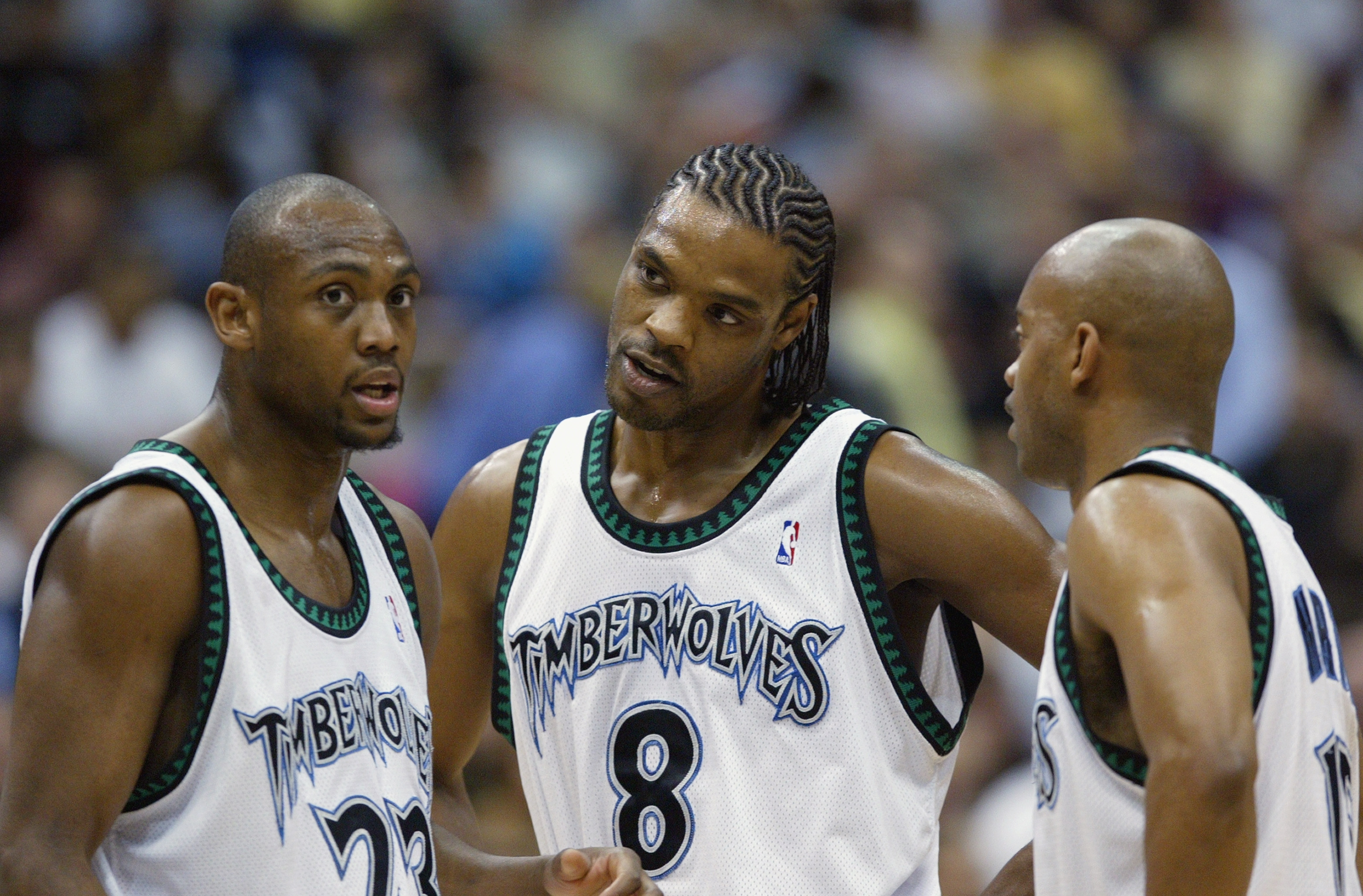 Latrell Sprewell with his Timberwolves teammates