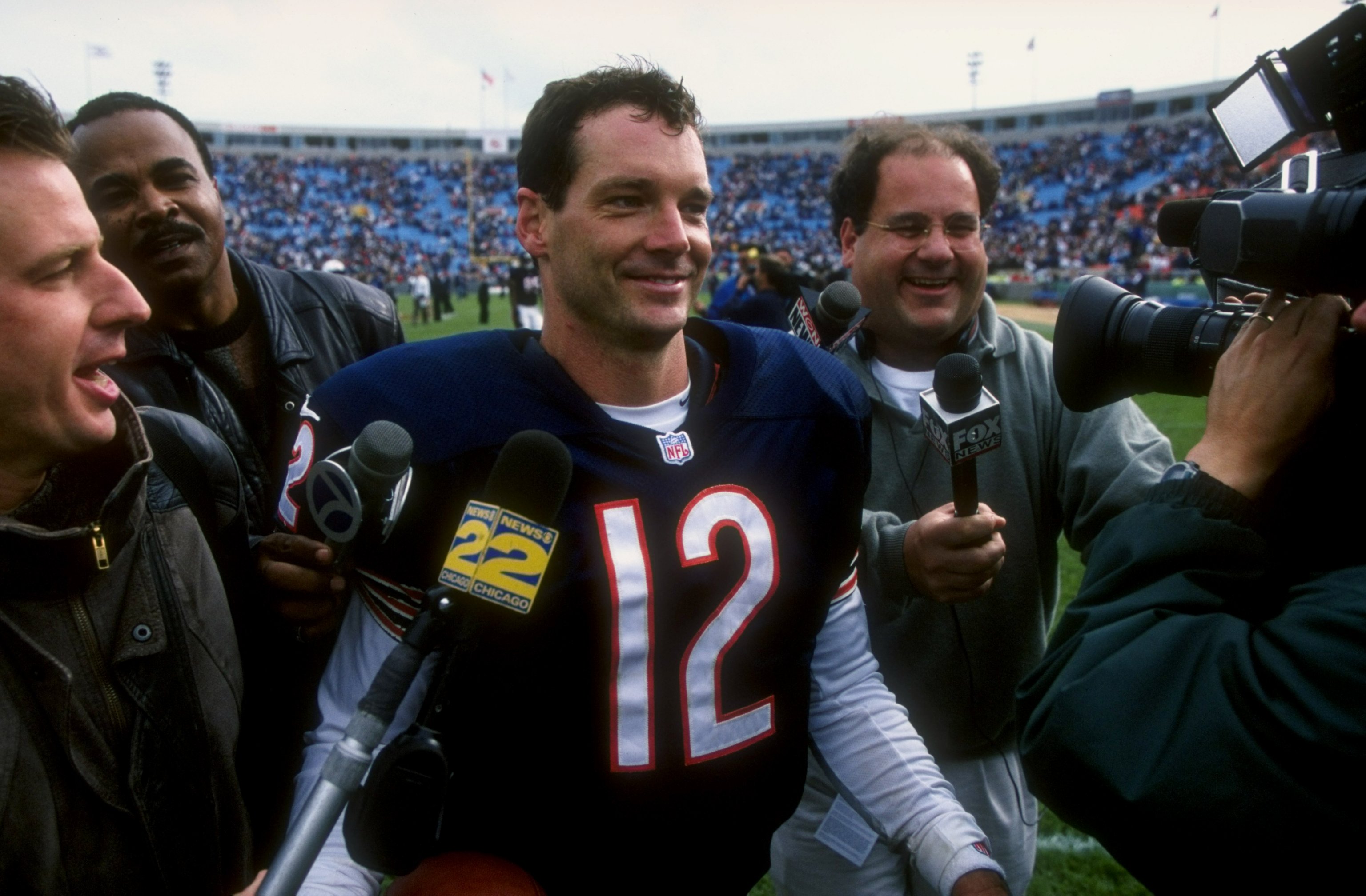 Quarterback Erik Kramer of the Chicago Bears talks to reporters in 1998