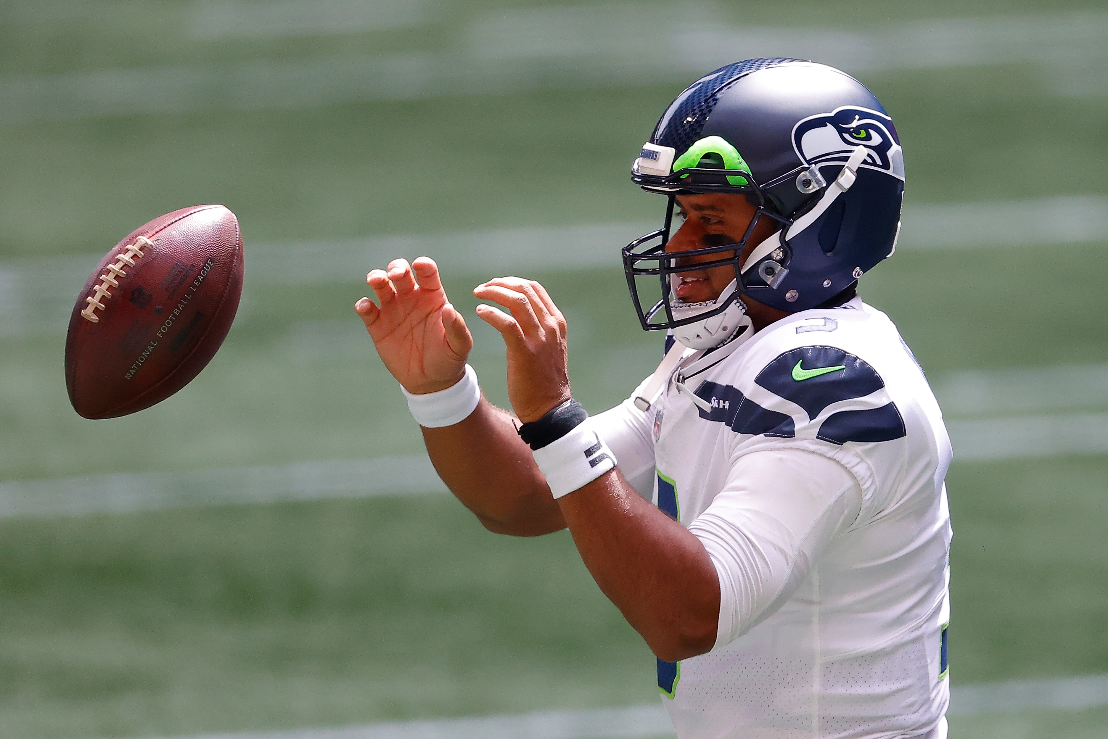 Russell Wilson names the Seattle Seahawks starting five basketball team.