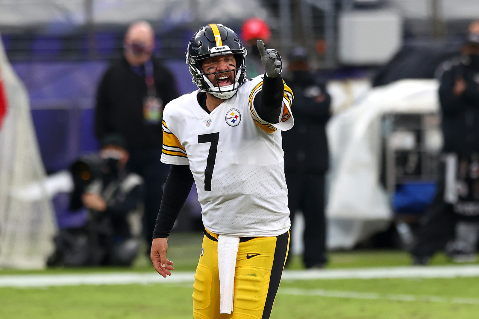 Ben Roethlisberger has already become an NFL legend in his career. His recent move with the Steelers, though, just proved why he is a GOAT.