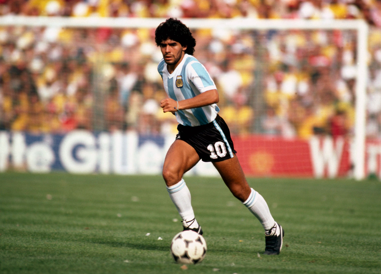 Oh My Goal - Diego Maradona: Today, this photo turned 40 years old. It was  in Rio de Janeiro, when we met personally. How young we were  I wish you  a