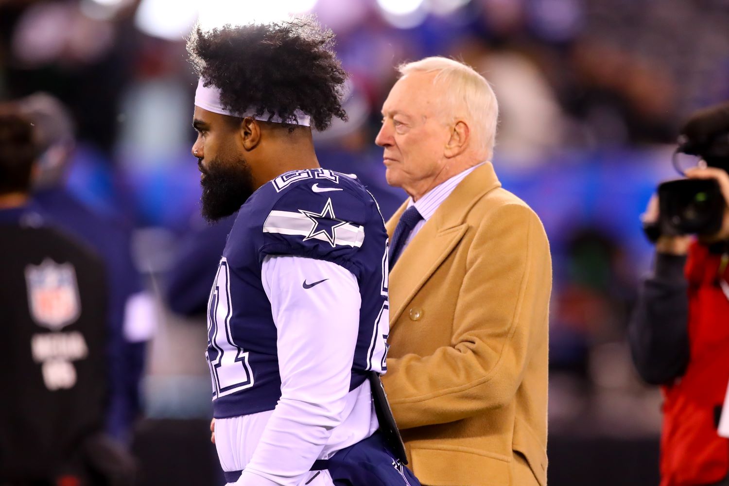 Jerry Jones calling Ezekiel Elliott "our best player" is a huge insult to Cowboys fans' intelligence based on the running back's recent play.