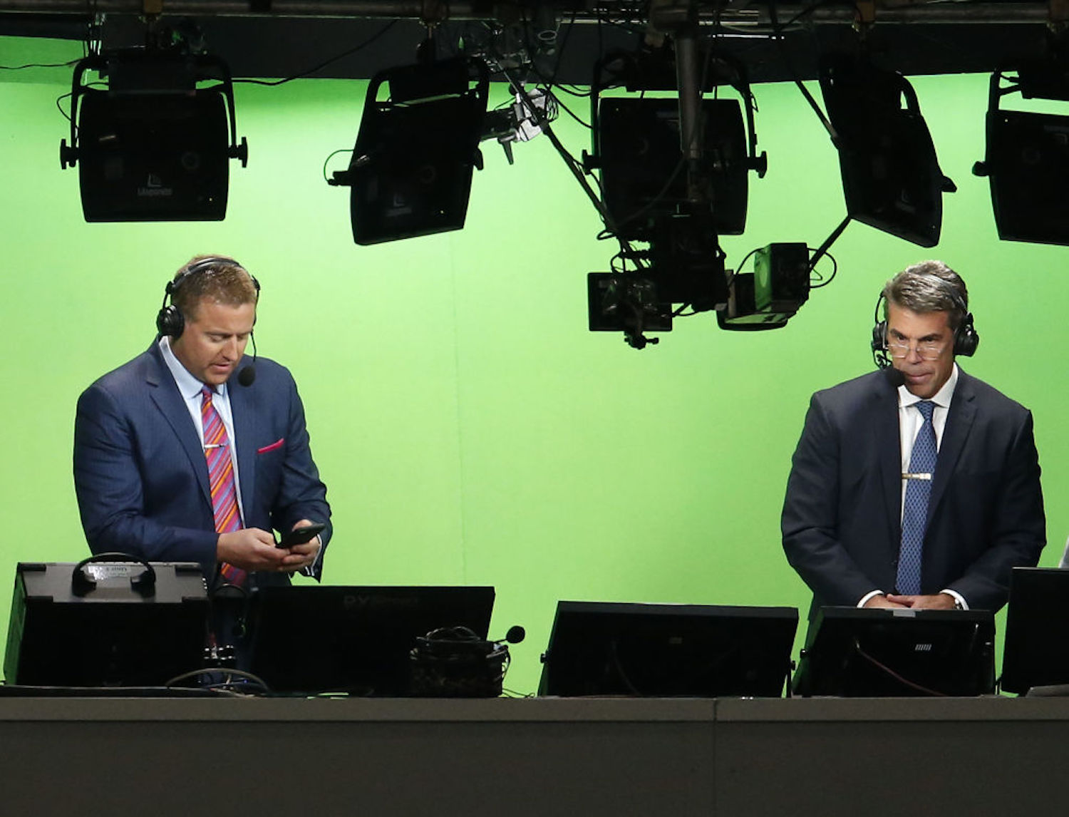 Chris Fowler is ESPN's lead man for college football, but his recent comments hint at a possible run at the Monday Night Football job.