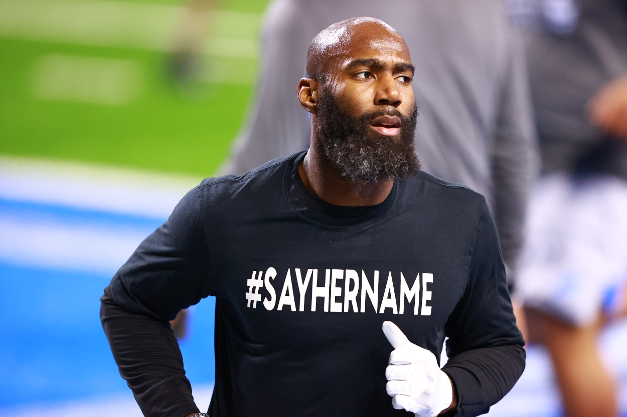 Malcolm Jenkins warming up before a Saints game