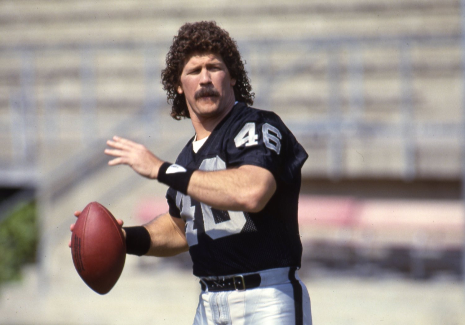 Raiders tight end Todd Christensen