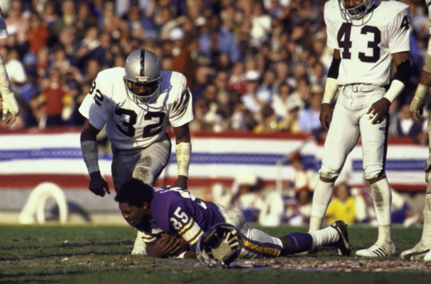The Tragic Death of Oakland Raiders Great and Hard-Hitting Safety Jack Tatum