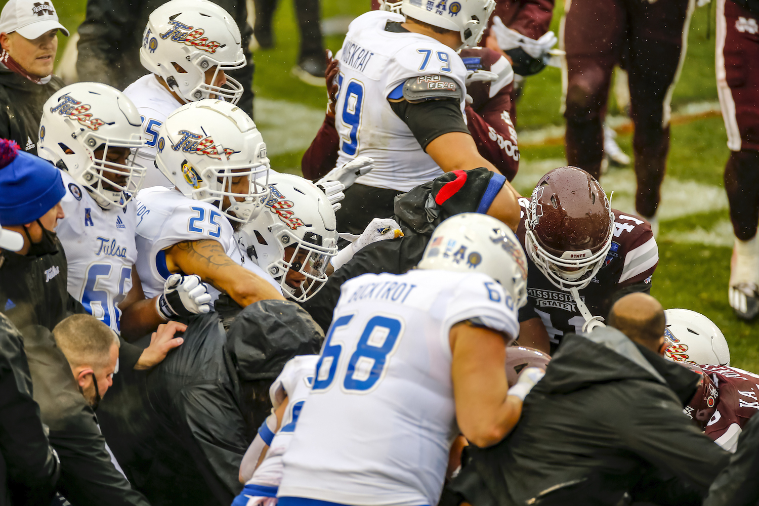 Brawl breaks out at Armed Forces Bowl game between the Tulsa Golden Hurricane and the Mississippi State Bulldogs