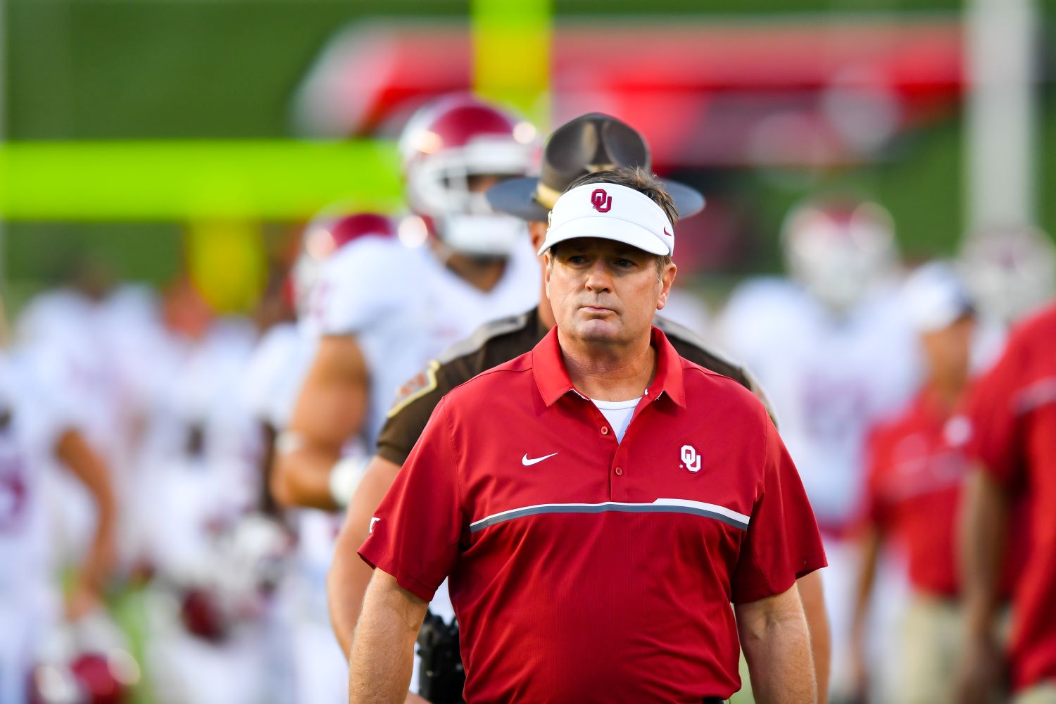 Bob Stoops is helping coach again at Oklahoma because of COVID-19.