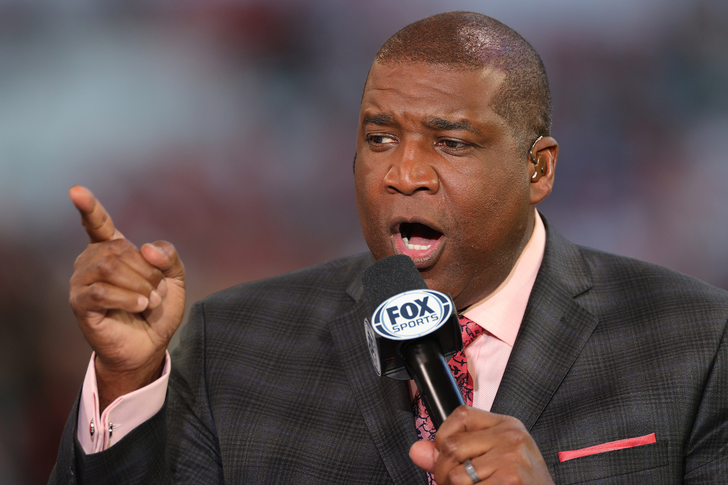 Fox Sports’ Curt Menefee and Howie Long Call BS on NFL’s Response After Dez Bryant’s Last-Minute Positive Test