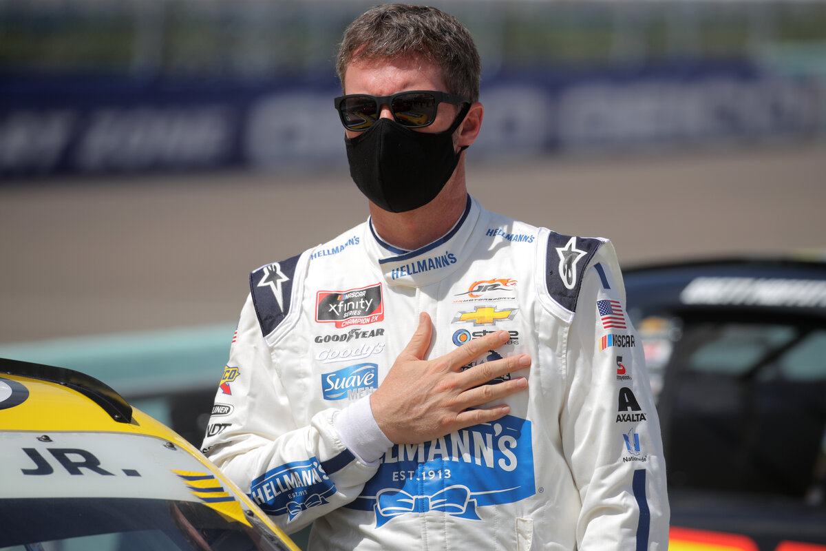Dale Earnhardt Jr. had a legendary NASCAR career before joining the broadcast booth. Earnhardt just explained how he leaves other drivers "annoyed."
