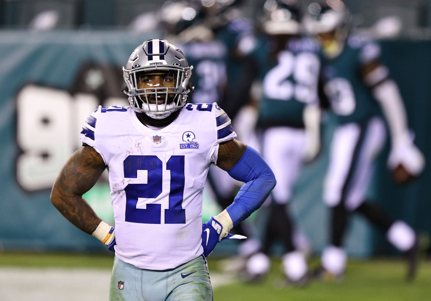 Ezekiel Elliott just got put on blast for his disappointing play by former Dallas Cowboys defensive lineman Marcus Spears.