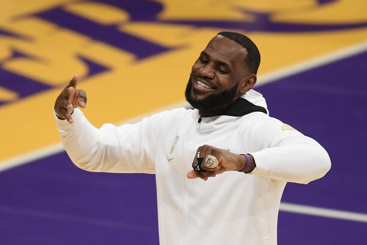 LA LAKERS REPLICA 2020 LEBRON JAMES CHAMPIONSHIP RING WITH LARRY