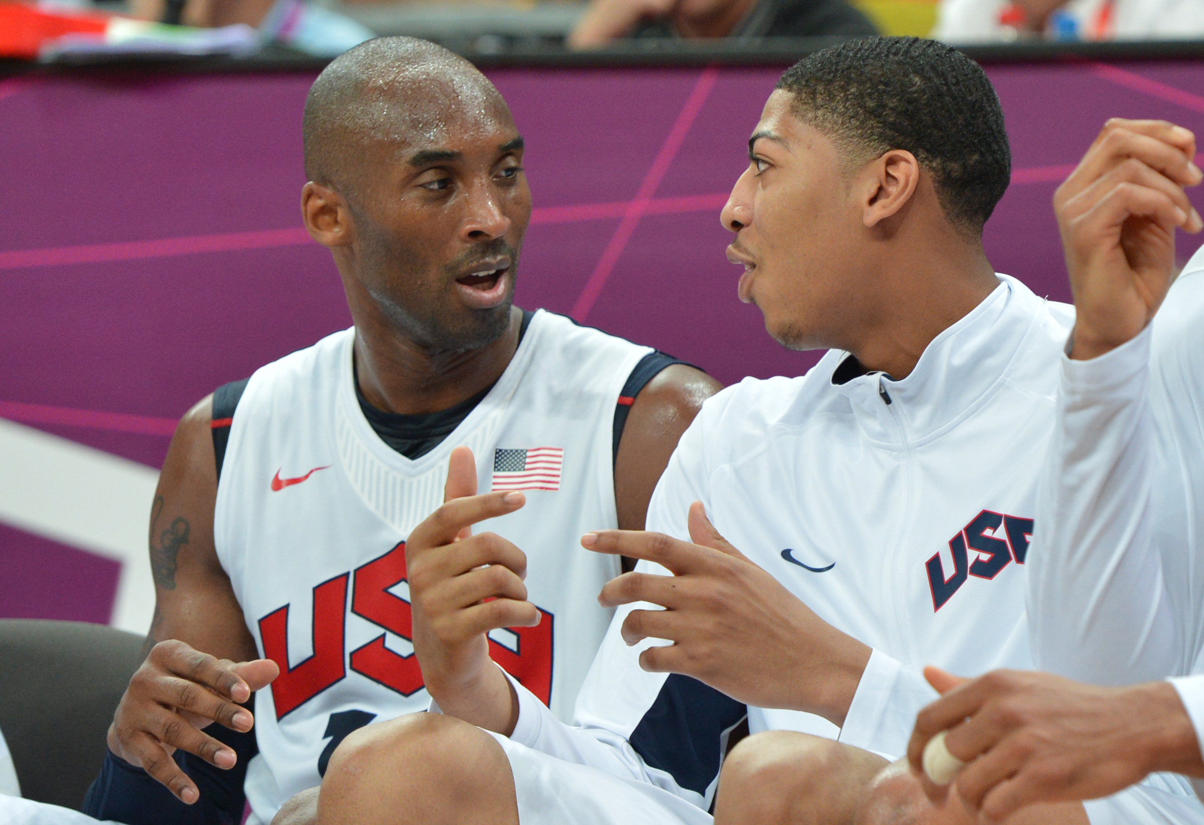 Kobe Bryant and Anthony Davis talk during a Team USA practice