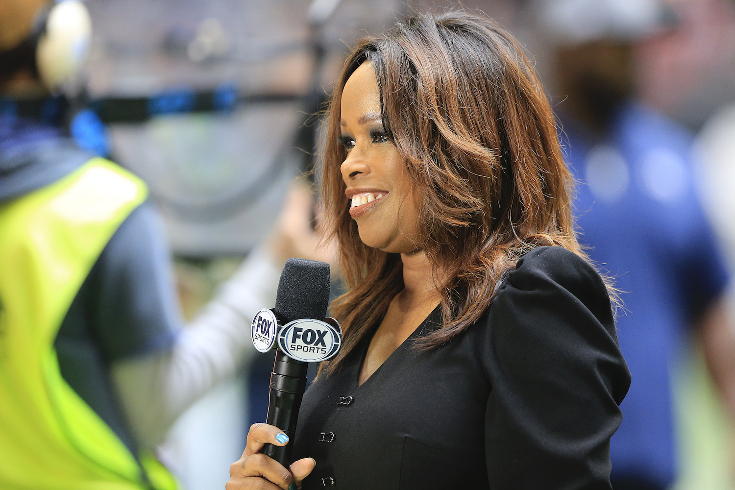 Was Pam Oliver Having a Medical Emergency on the Sidelines of the ...