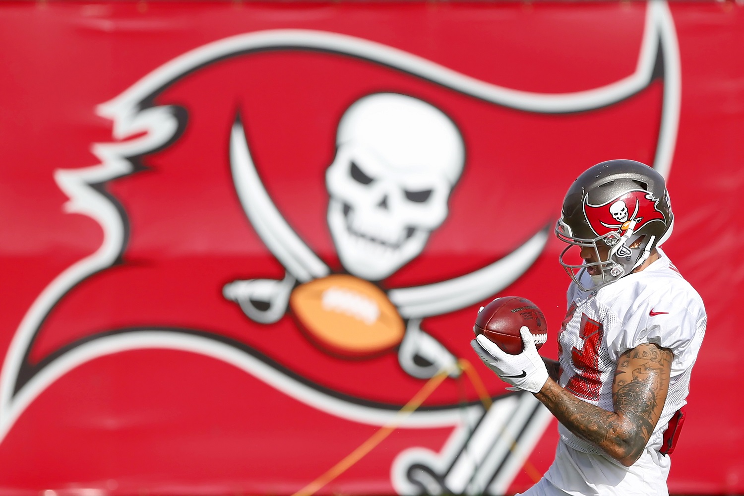 Malcolm Glazer's Family Owns the NFL’s Tampa Bay Buccaneers