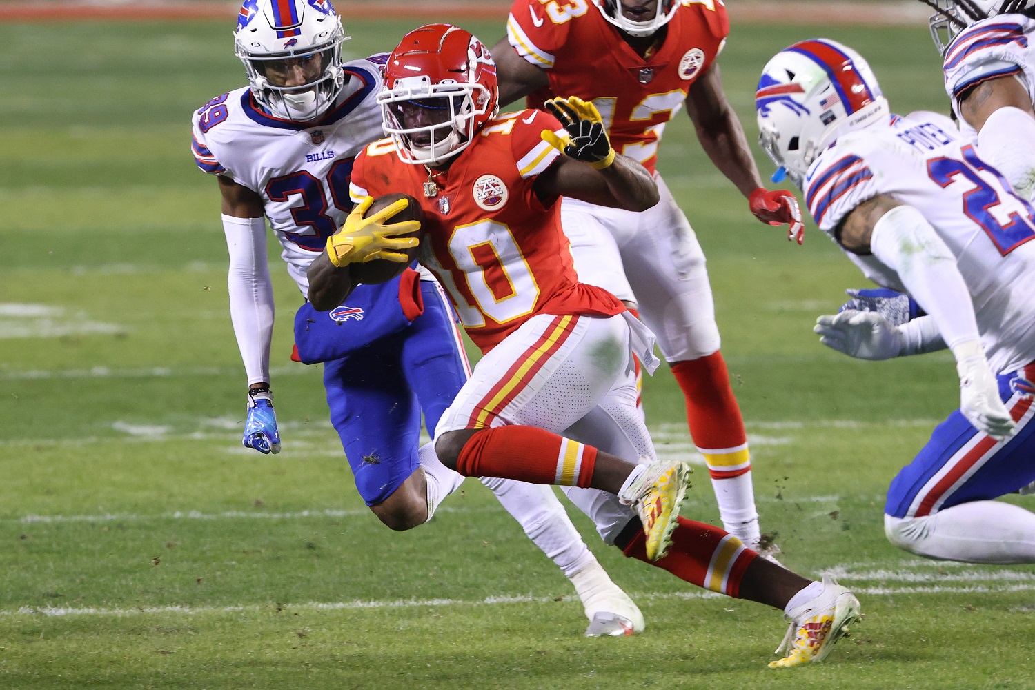 Tyreek Hill vs. Scotty Miller: Which Super Bowl 55 Receiver Is Faster?