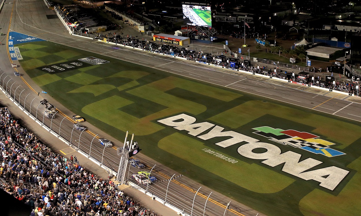 how-much-money-do-nascar-drivers-make-for-winning-the-daytona-500