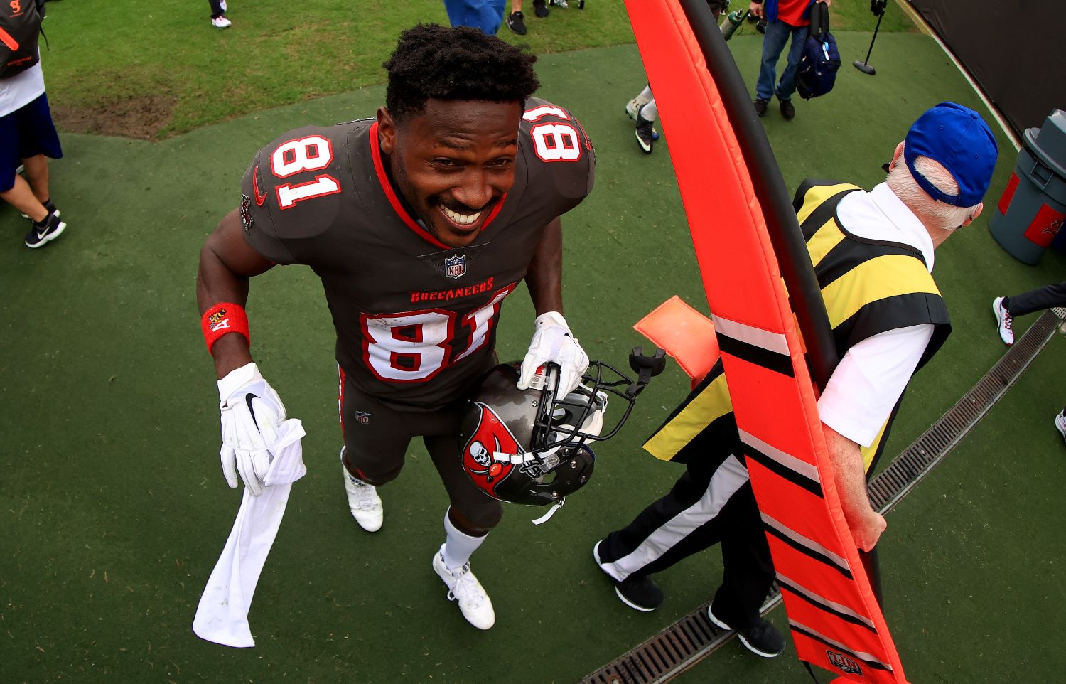 Antonio Brown missed the NFC championship game with a knee injury. But the Buccaneers WR may be able to get back in time for Super Bowl 55.