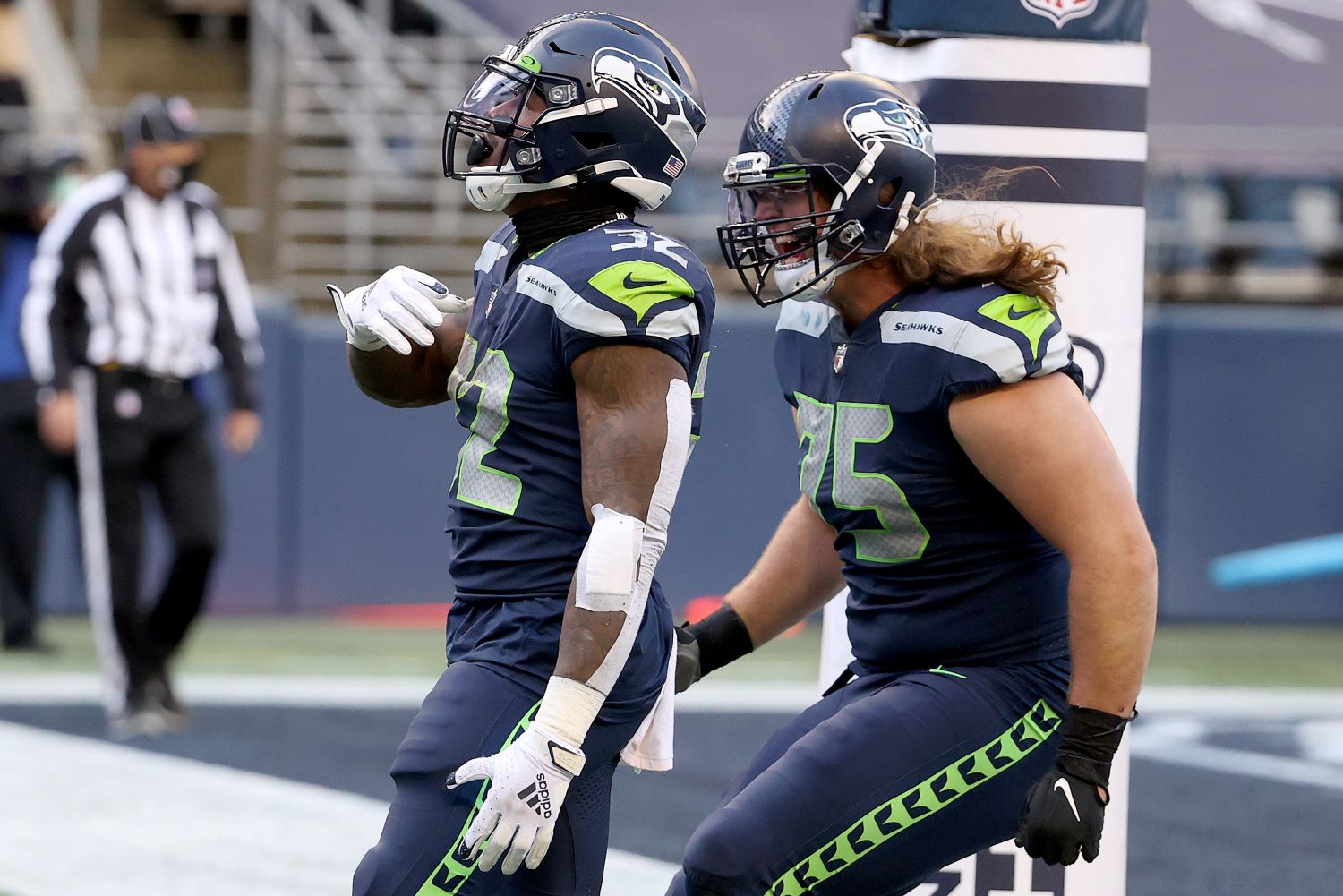 Former Seahawks OL Chad Wheeler reportedly had a wild struggle with police during his recent domestic violence arrest.