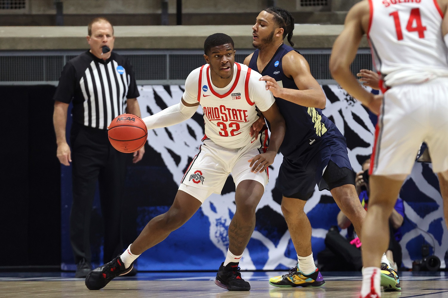 Charles Barkley spoke out after Ohio State sophomore E.J. Liddell came under attack on social media following an NCAA Tournament loss to Oral Roberts.