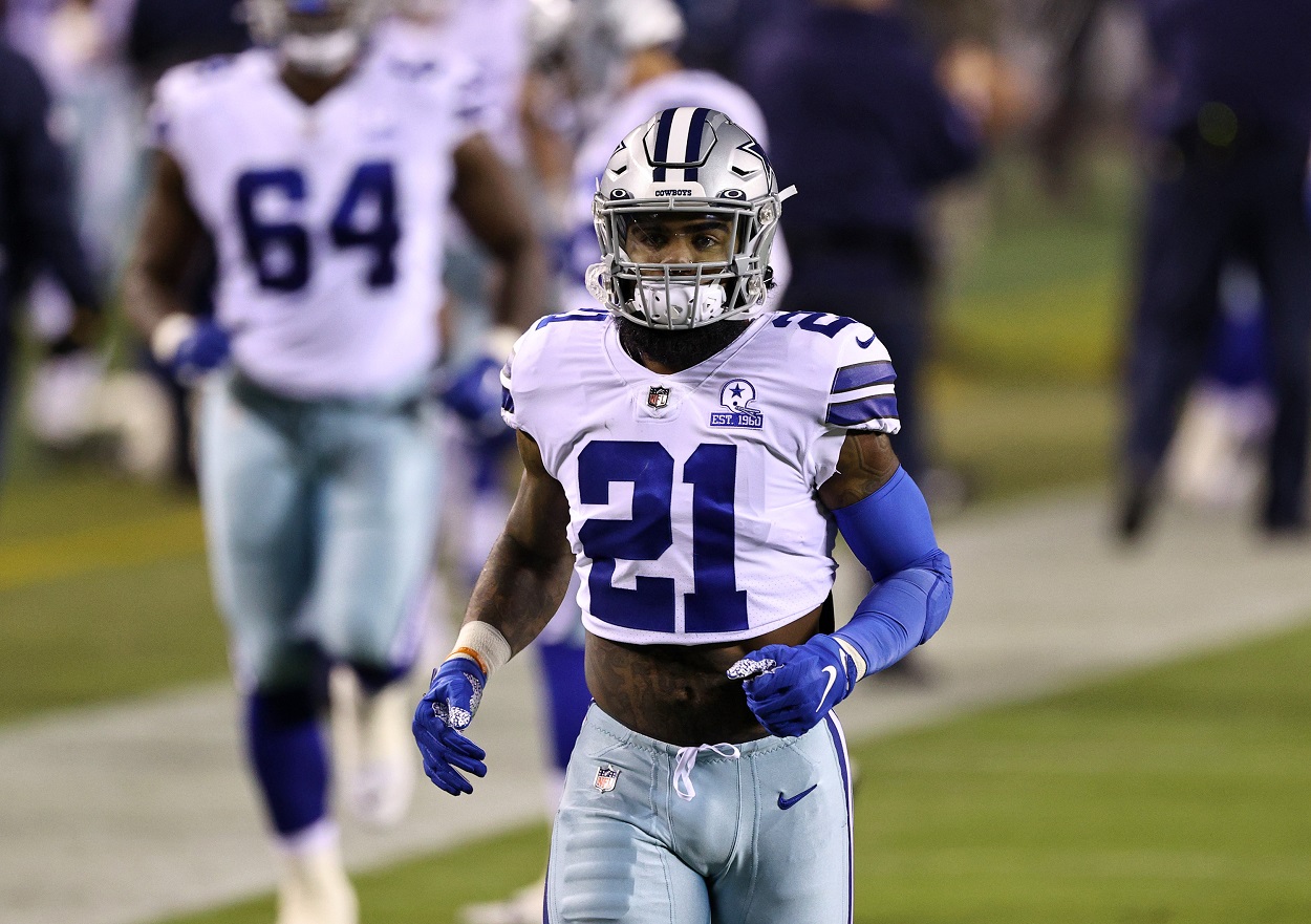 Dallas Cowboys running back Ezekiel Elliott prepares for an NFL game.