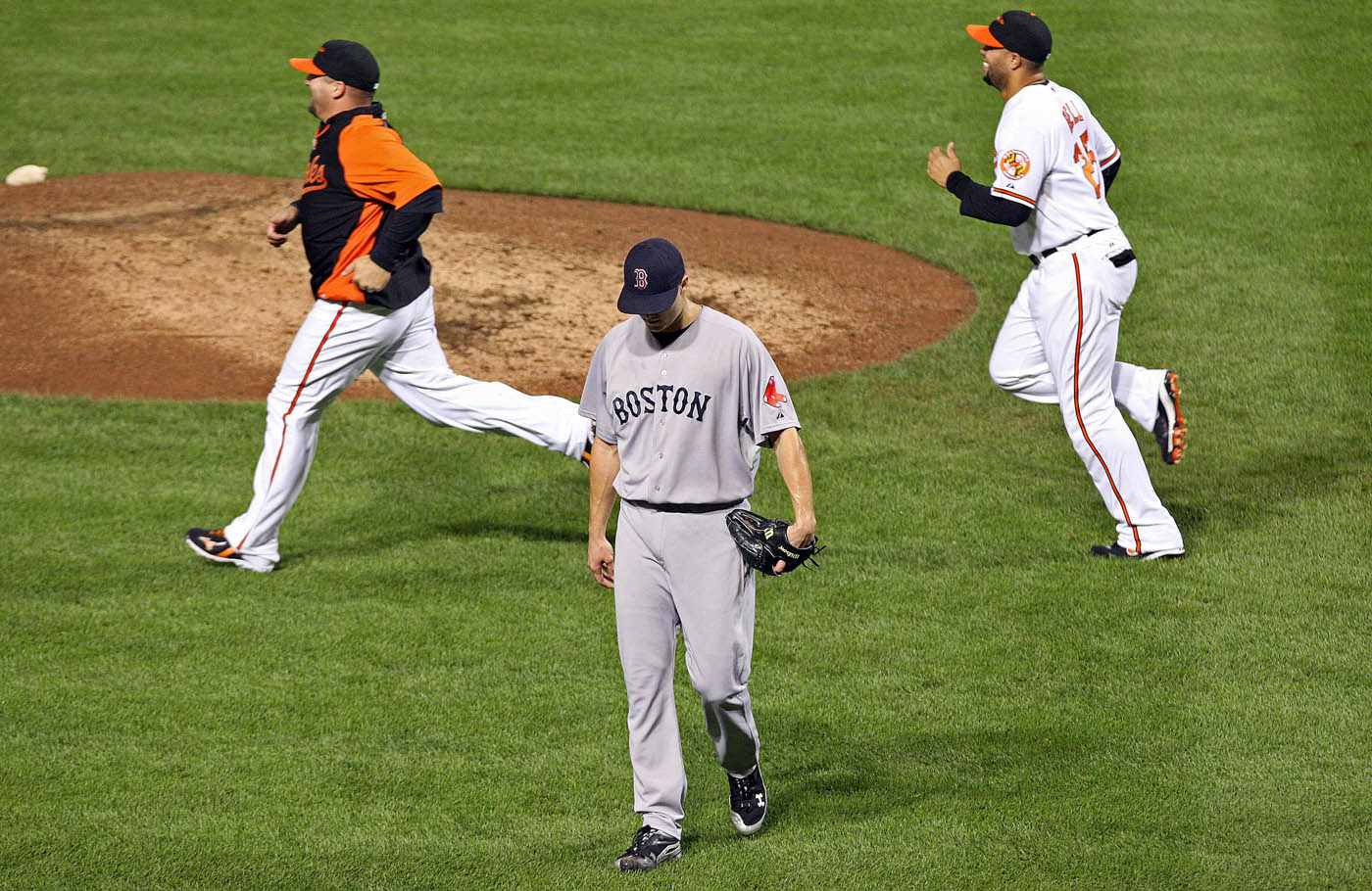 Jonathan Papelbon walks off the field in defeat