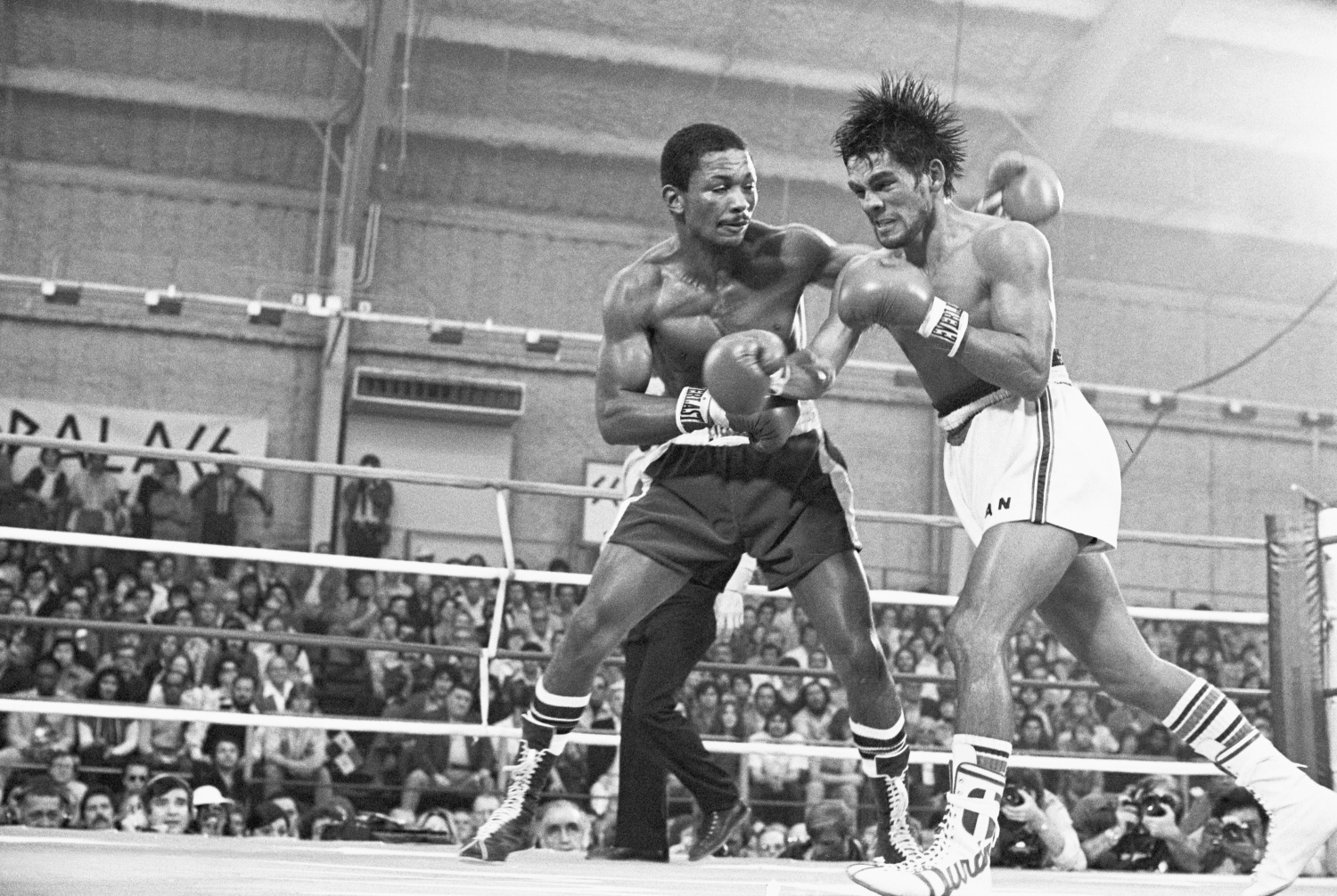 Decorated boxer Esteban de Jesus fights against Roberto Duran at Caesar's Palace Sports Pavilion on Jan. 21, 1978.