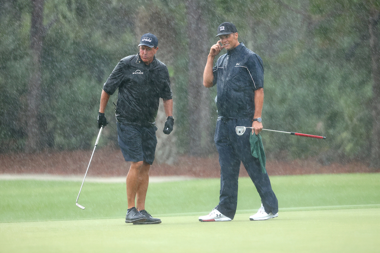 Tom Brady plays golf in rain with Phil Mickelson