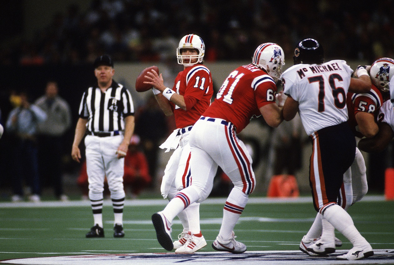 New England Patriots QB Tony Eason pressured during Super Bowl XX
