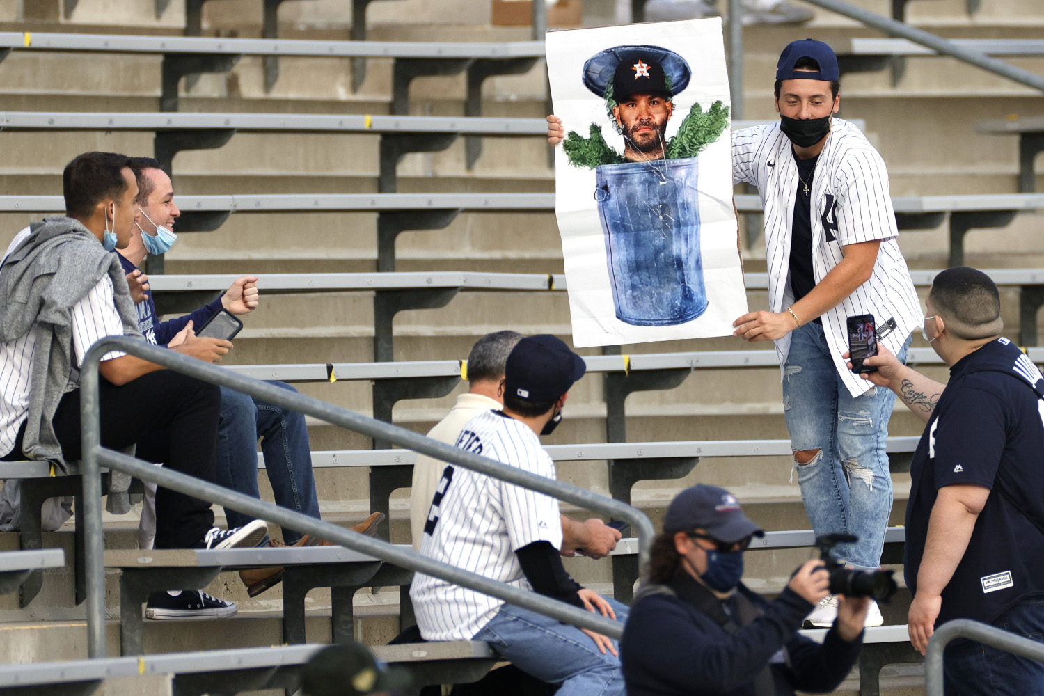 New York Yankees Fans Unleash Pent-up Frustration at Visiting Houston Astros