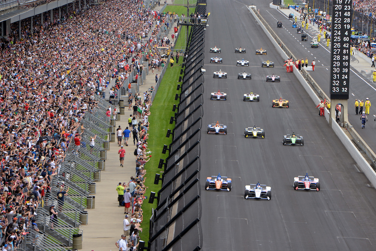 Fans watch Indianapolis 500