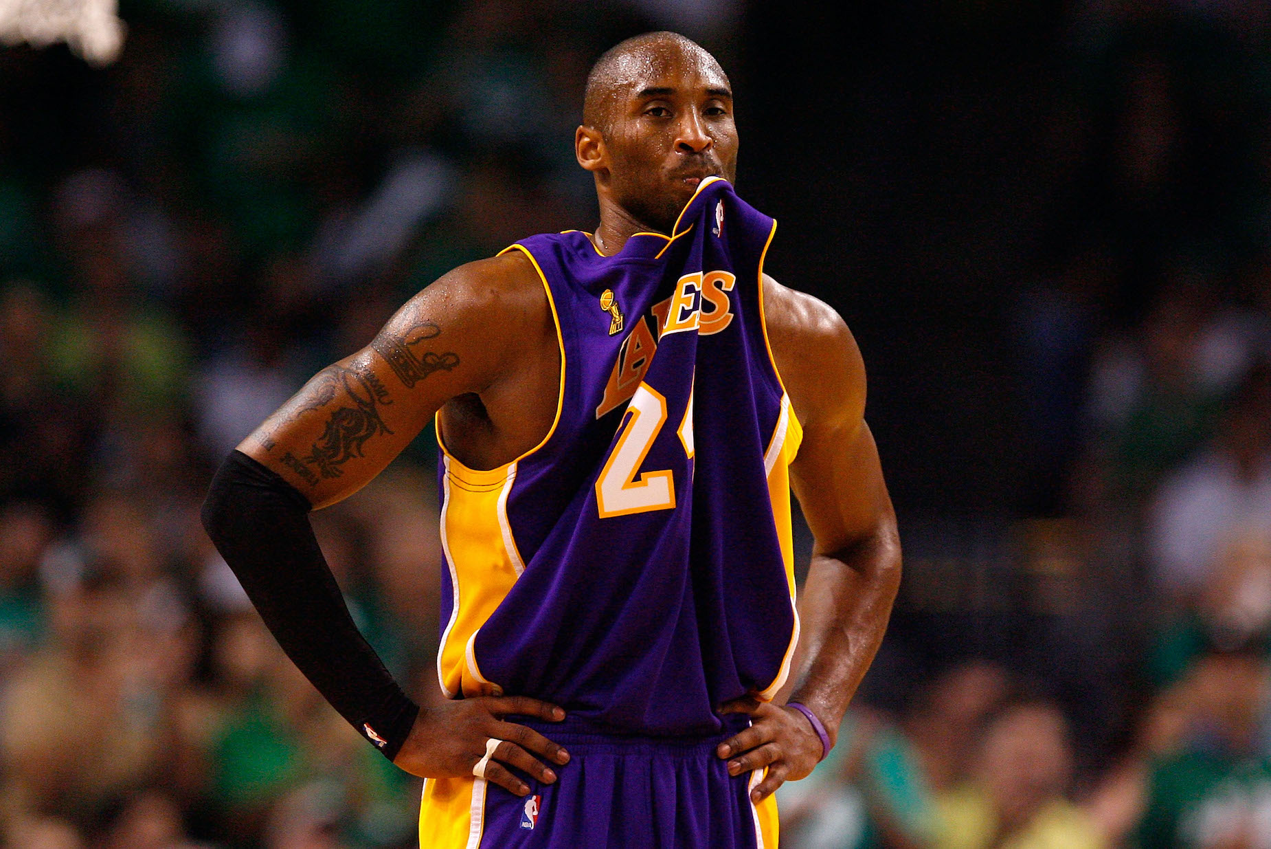 Kobe Bryant chews his jersey while facing defeat in the 2008 NBA Finals.