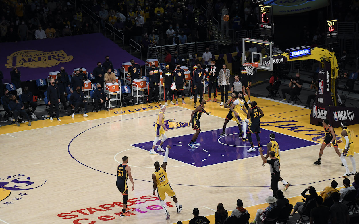 LeBron James makes the game-winning 3-pointer for the Lakers against the Warriors