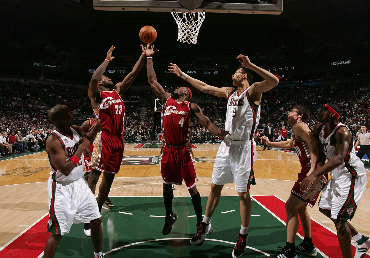LeBron James and Ben Wallace as Cleveland Cavaliers teammates in 2008