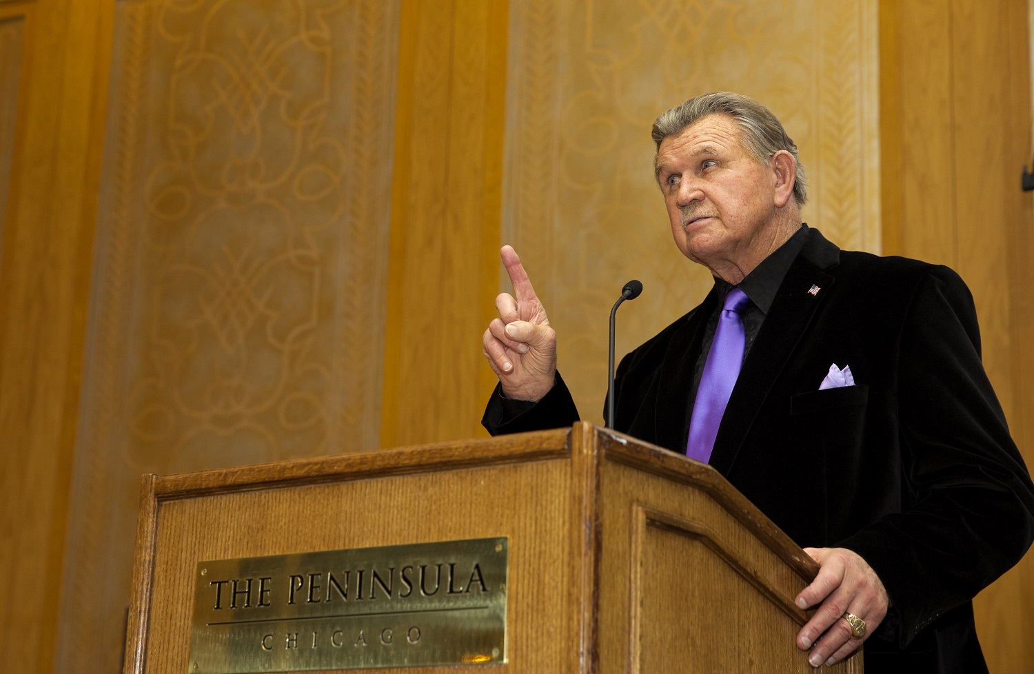 Former Chicago Bears player and coach Mike Ditka speaks at a charity dinner on Oct. 22, 2015, in Chicago.