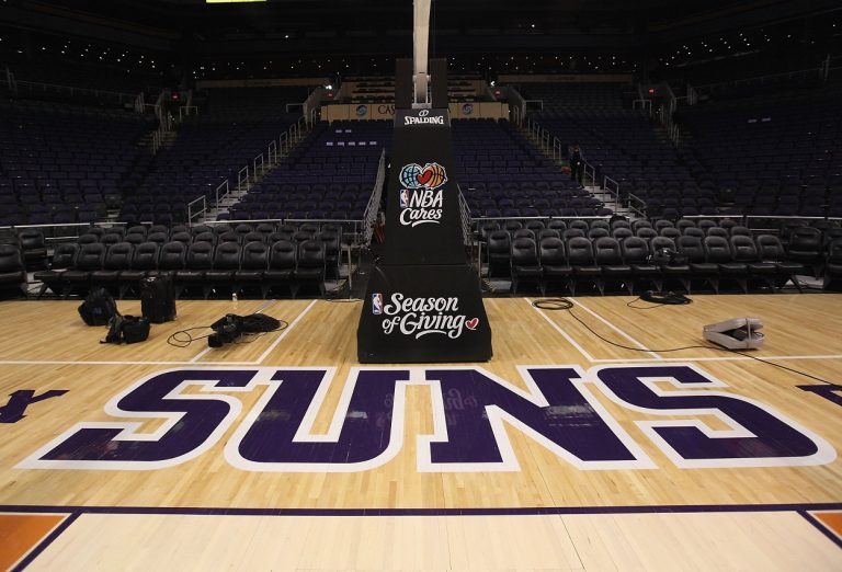Phoenix Suns / Phoenix Suns mposhtin LA Clippers edhe në ndeshjen e dytë ... - Phoenix suns fight through it all, stop utah jazz valley of the suns (weblog)07:57.