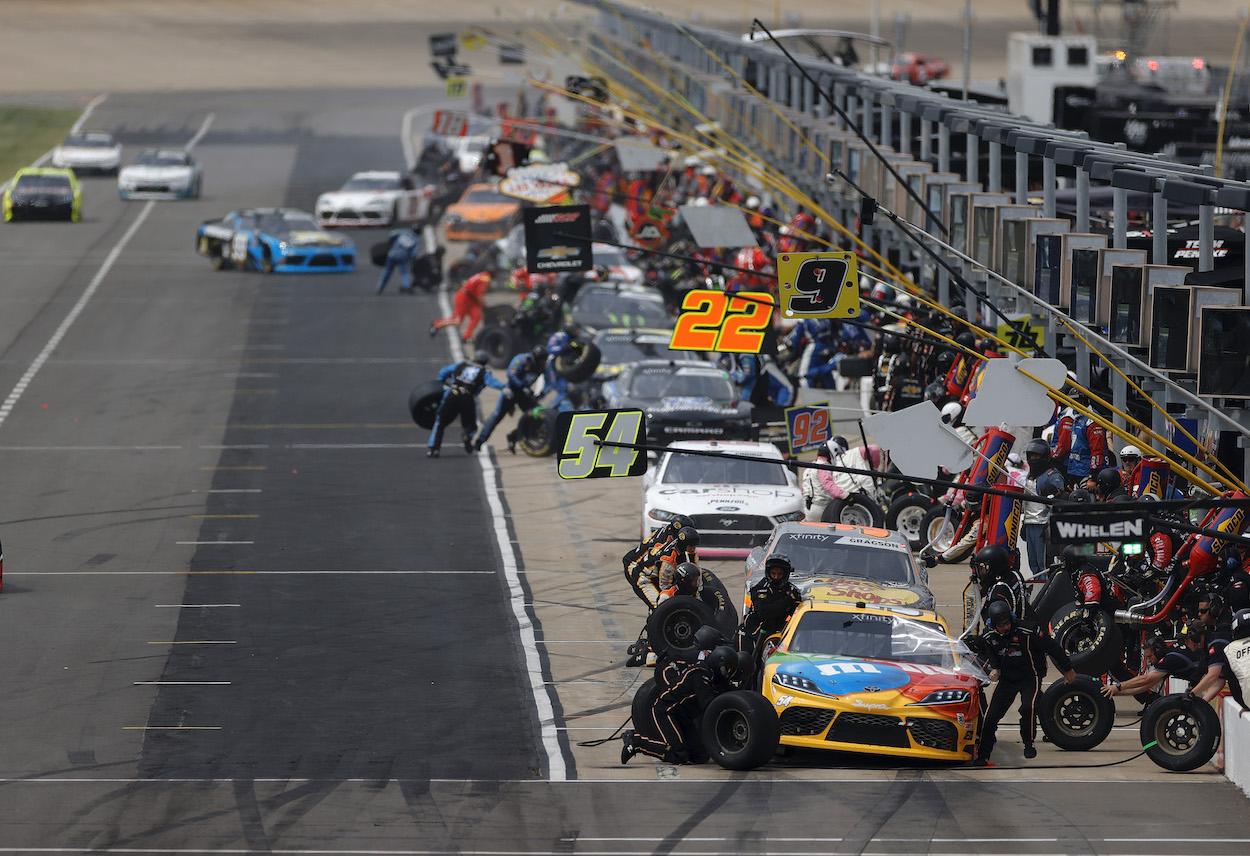 Pit road accident occurs at Nashville