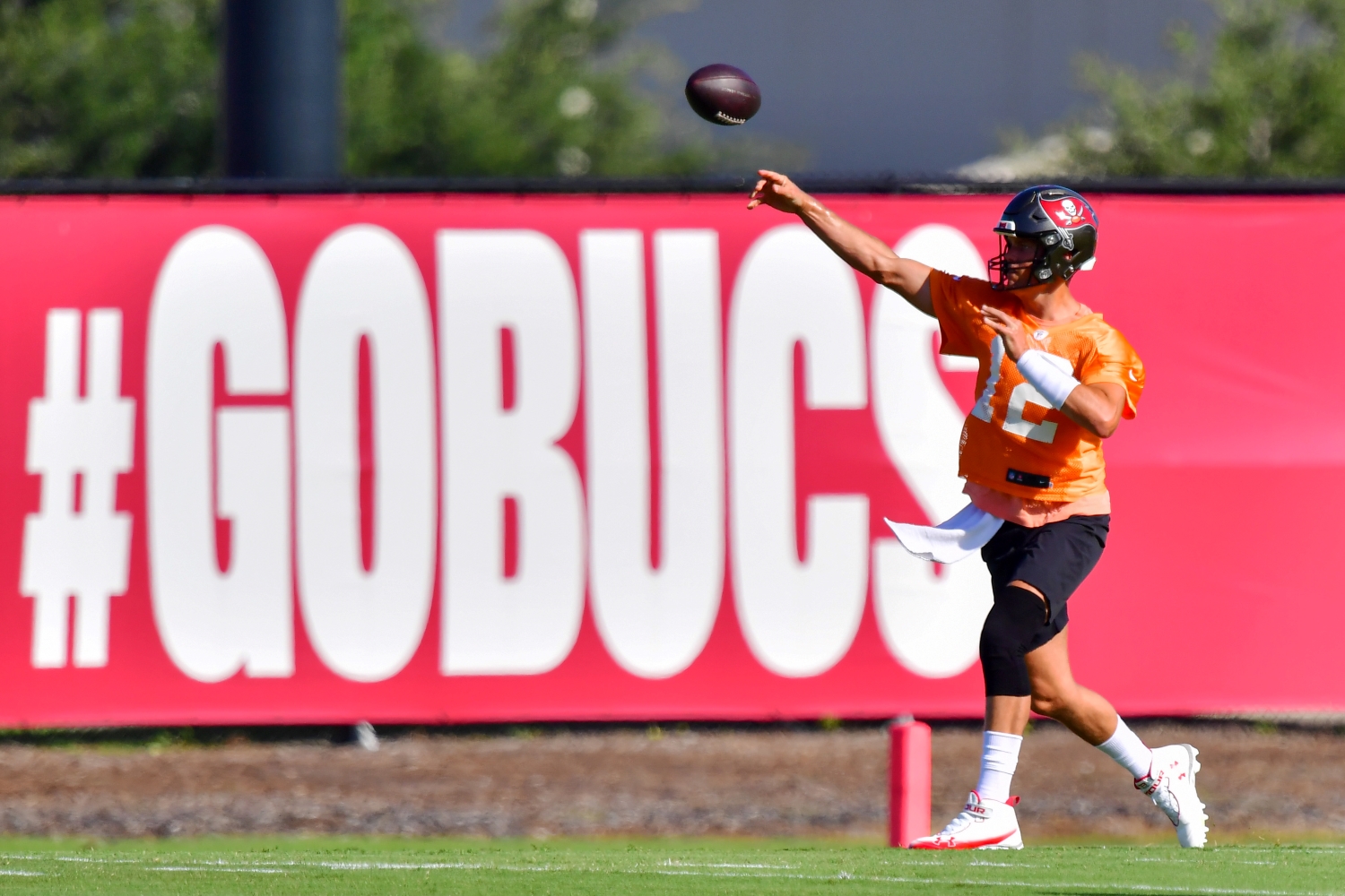 Tom Brady throws a pass during practice.