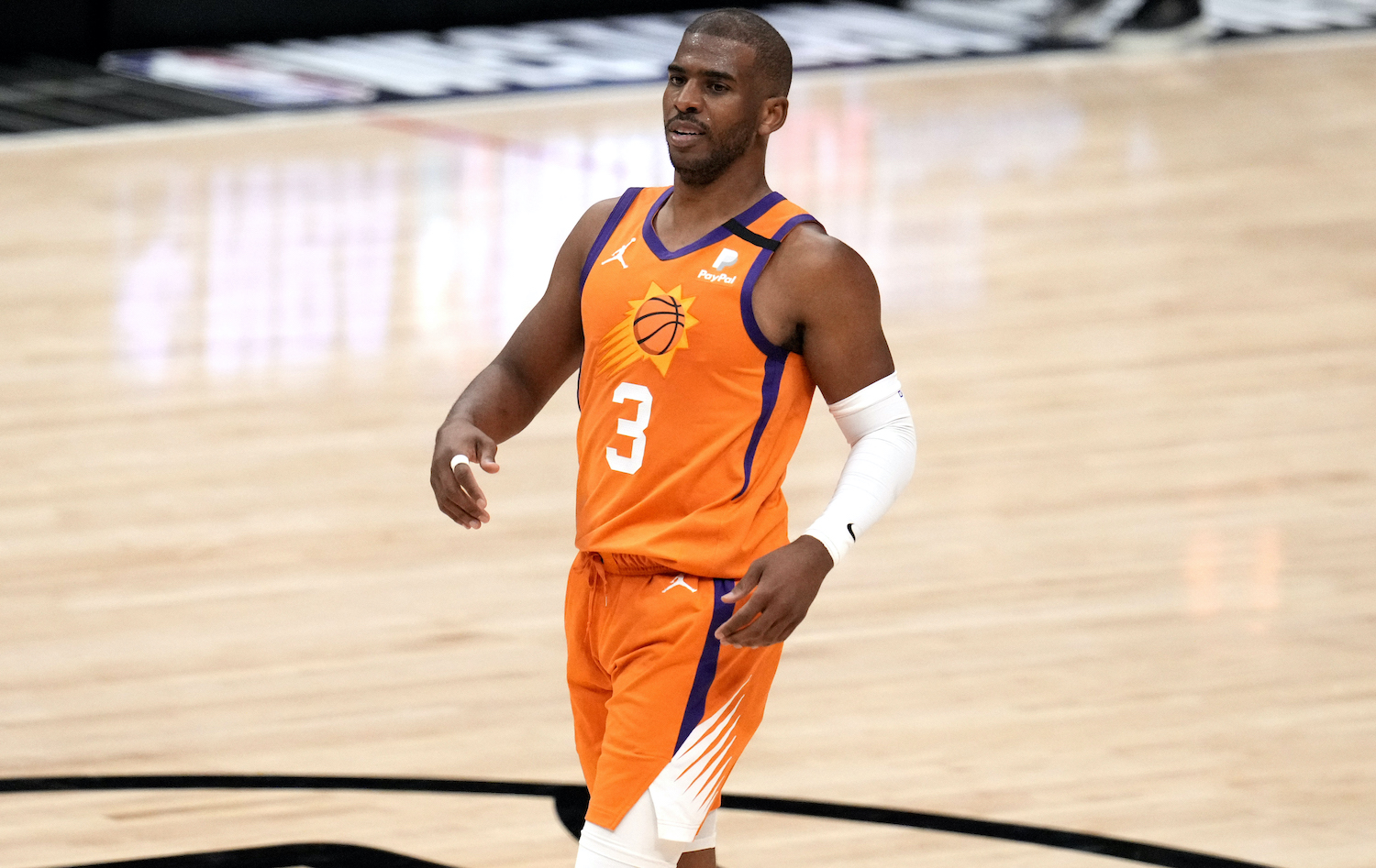 Chris Paul in action as a member of the Phoenix Suns.