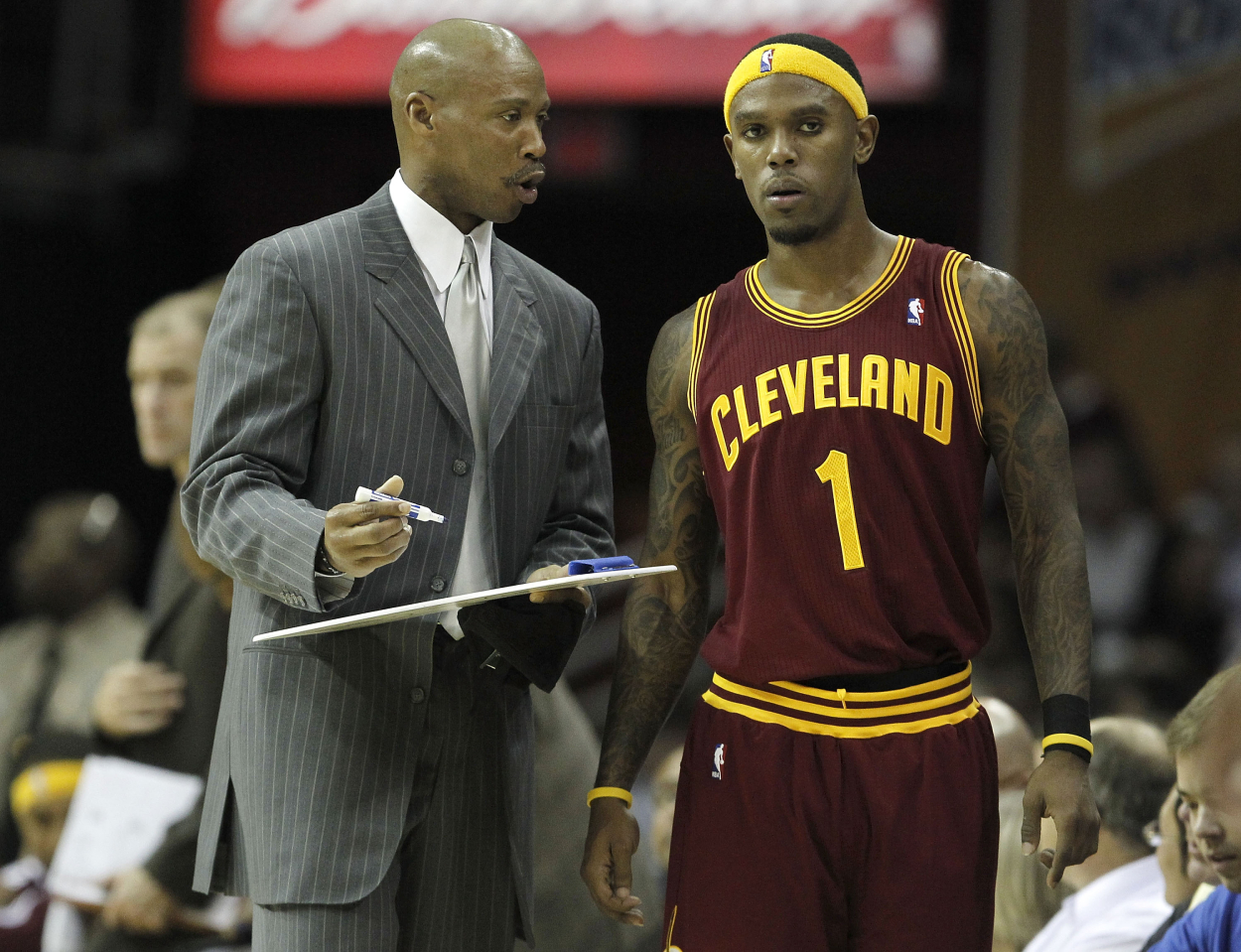 Former Cavs head coach Byron Scott and former Cavaliers guard Daniel Gibson in 2010.