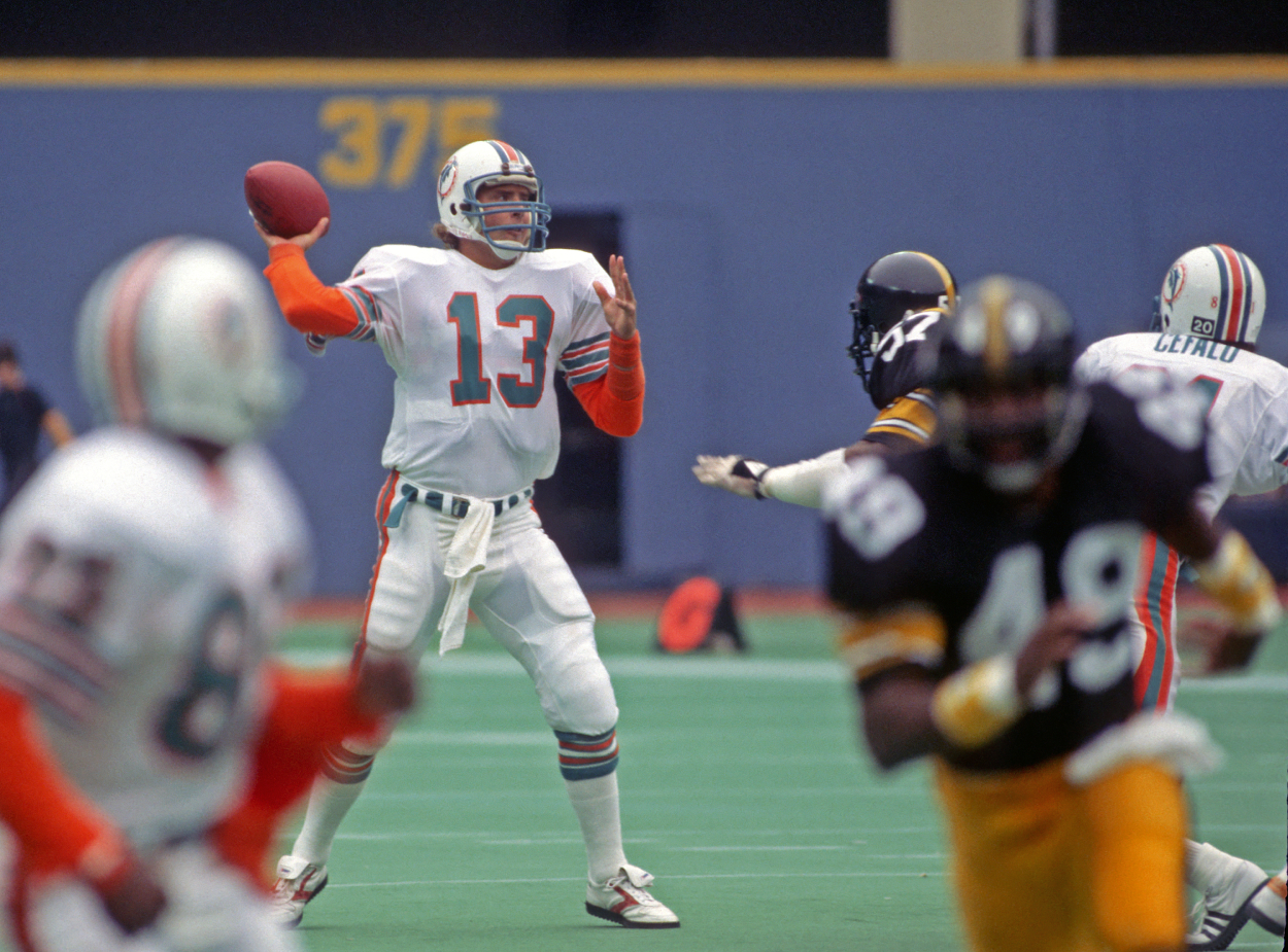 Dan Marino throws a pass against the Pittsburgh Steelers.