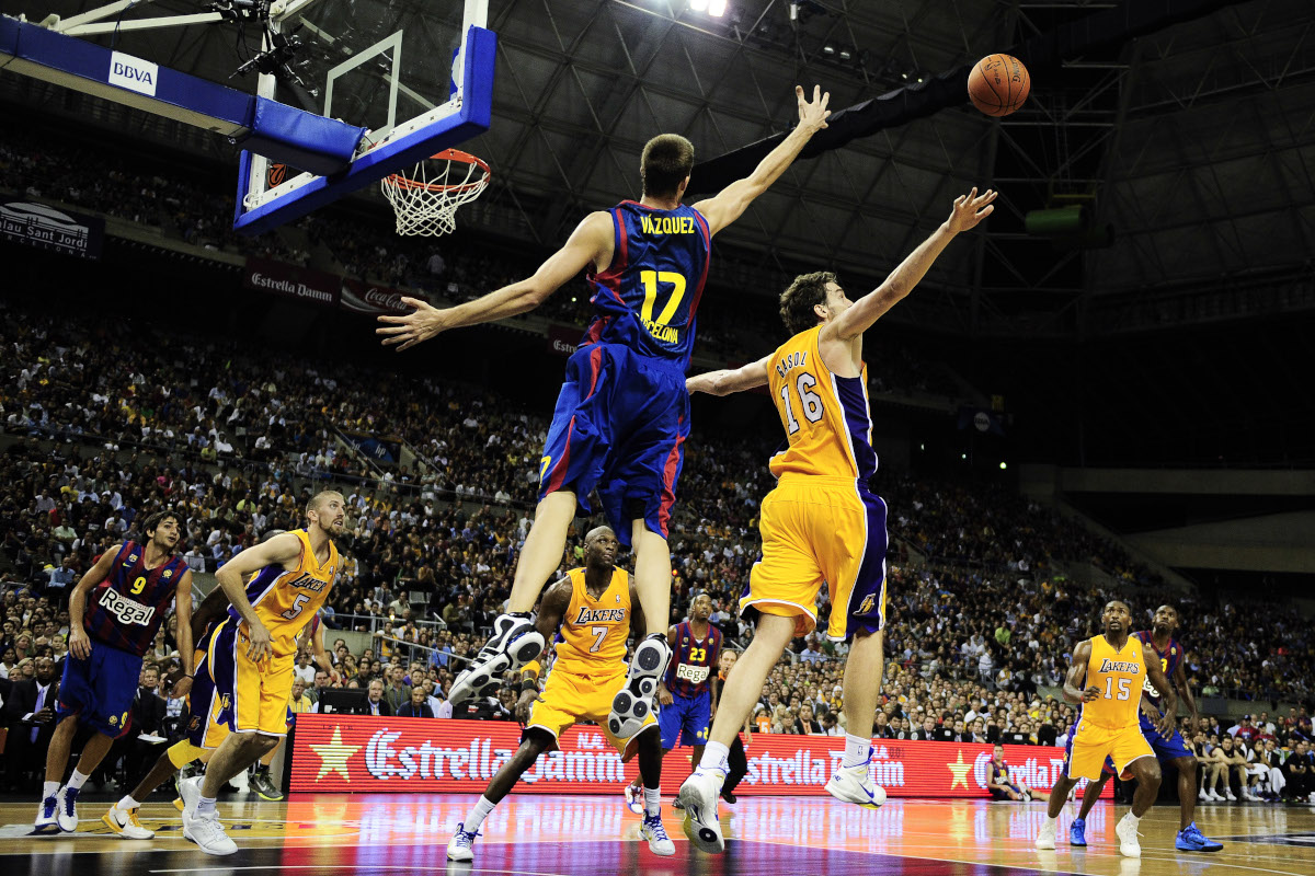 Orlando Magic draft pick Fran Vázquez against the Los Angeles Lakers