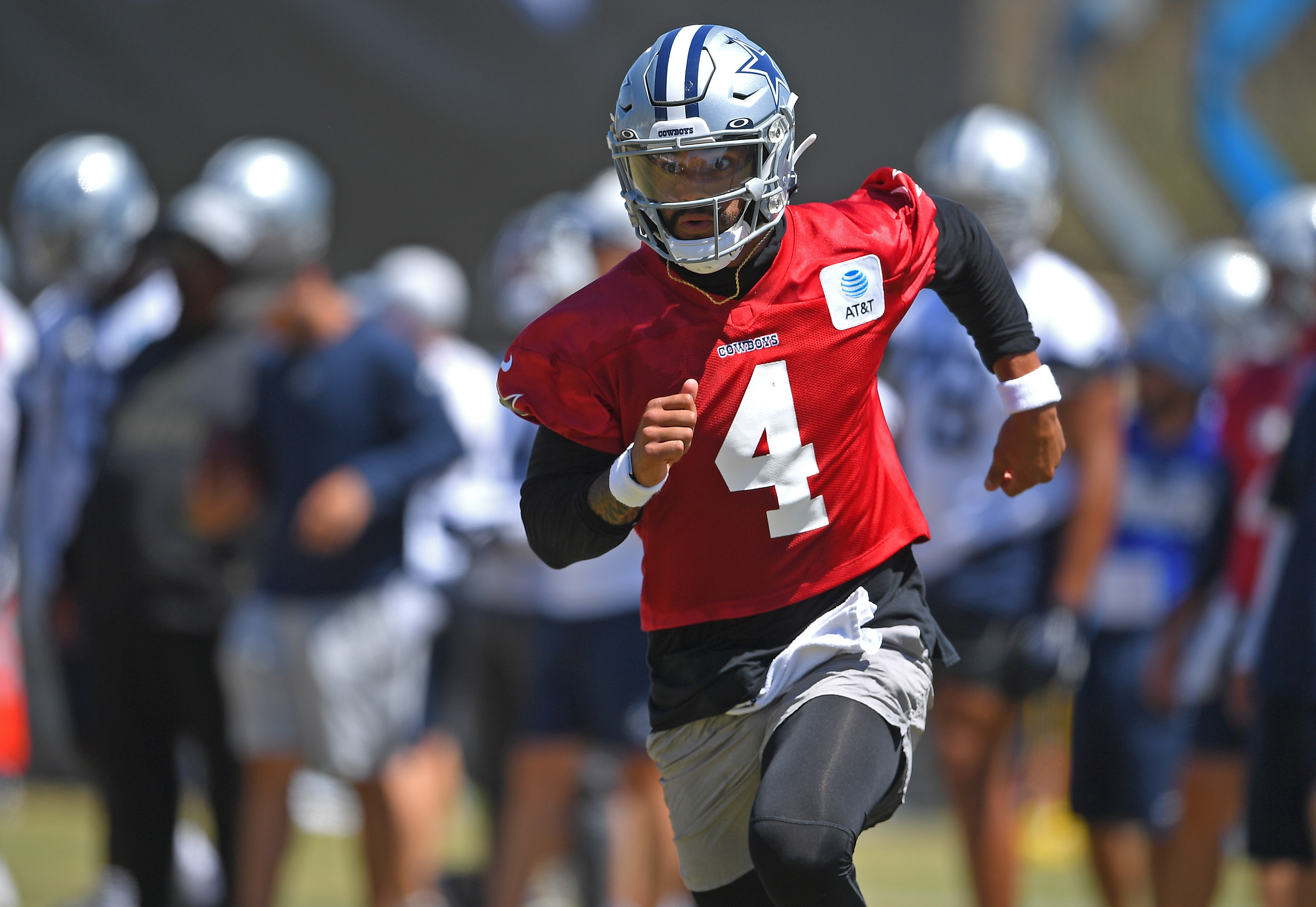 Dak Prescott works out during Dallas Cowboys training camp