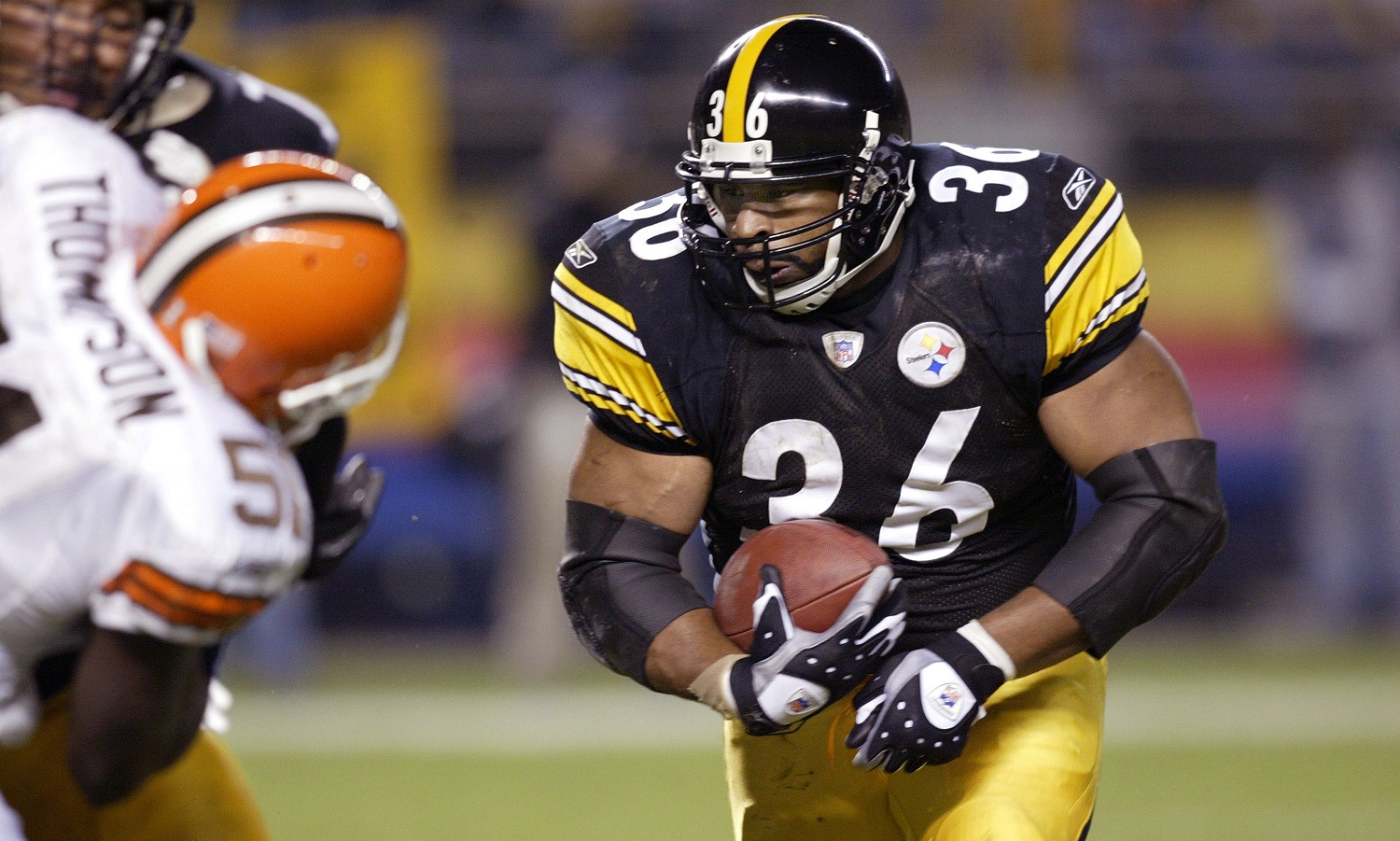 Pittsburgh Steelers Jerome Bettis runs in for a 1-yard score against the Cleveland Browns at Heinz Field in Pittsburgh on Nov. 13, 2005.