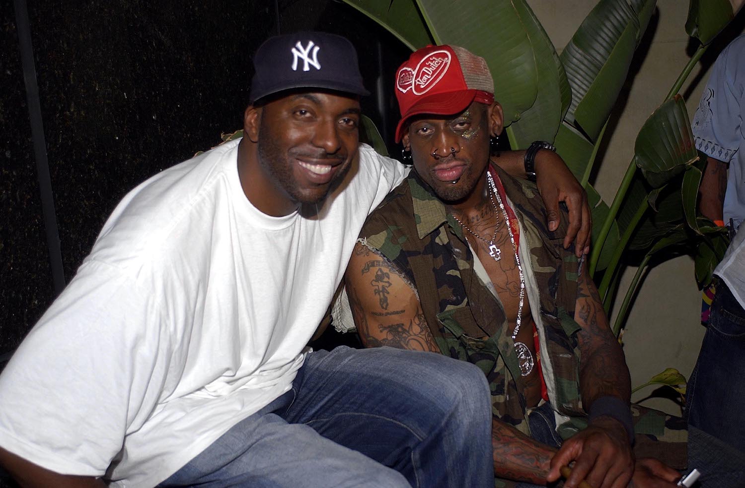 John Salley (L) and Dennis Rodman (R), who played together as members of the Detroit Pistons and Chicago Bulls, enjoy a night out.
