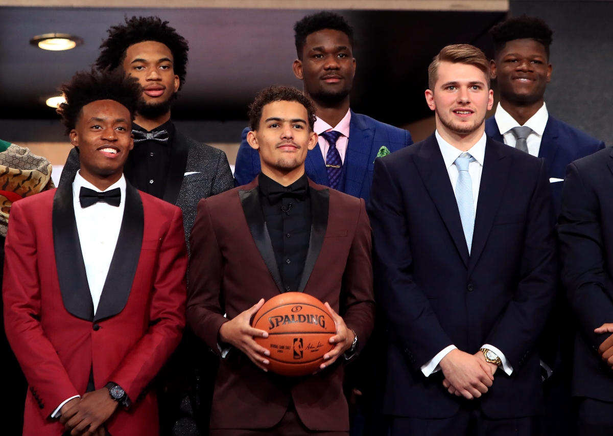 Collin Sexton, Marvin Bagley III, Trae Young, Deandre Ayton, Luka Doncic, and Mohamed Bamba pose for a photo before the 2018 NBA Draft.