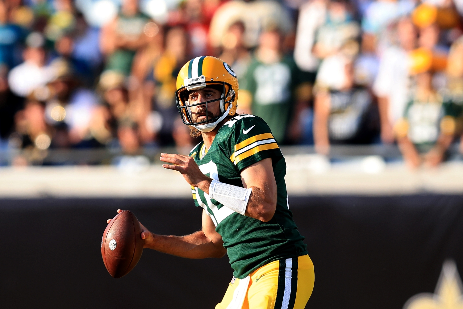 Green Bay Packers quarterback Aaron Rodgers gets ready to throw a pass against the New Orleans Saints.